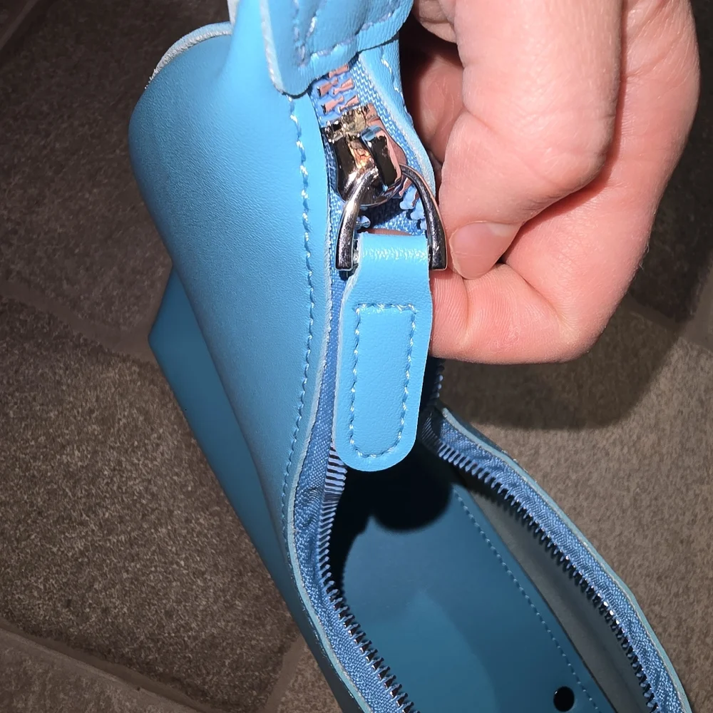 NWOT Aqua Hobo Bag Medium Blue Vibrant Blue Shoulder Bag Cult Gaload Gaia